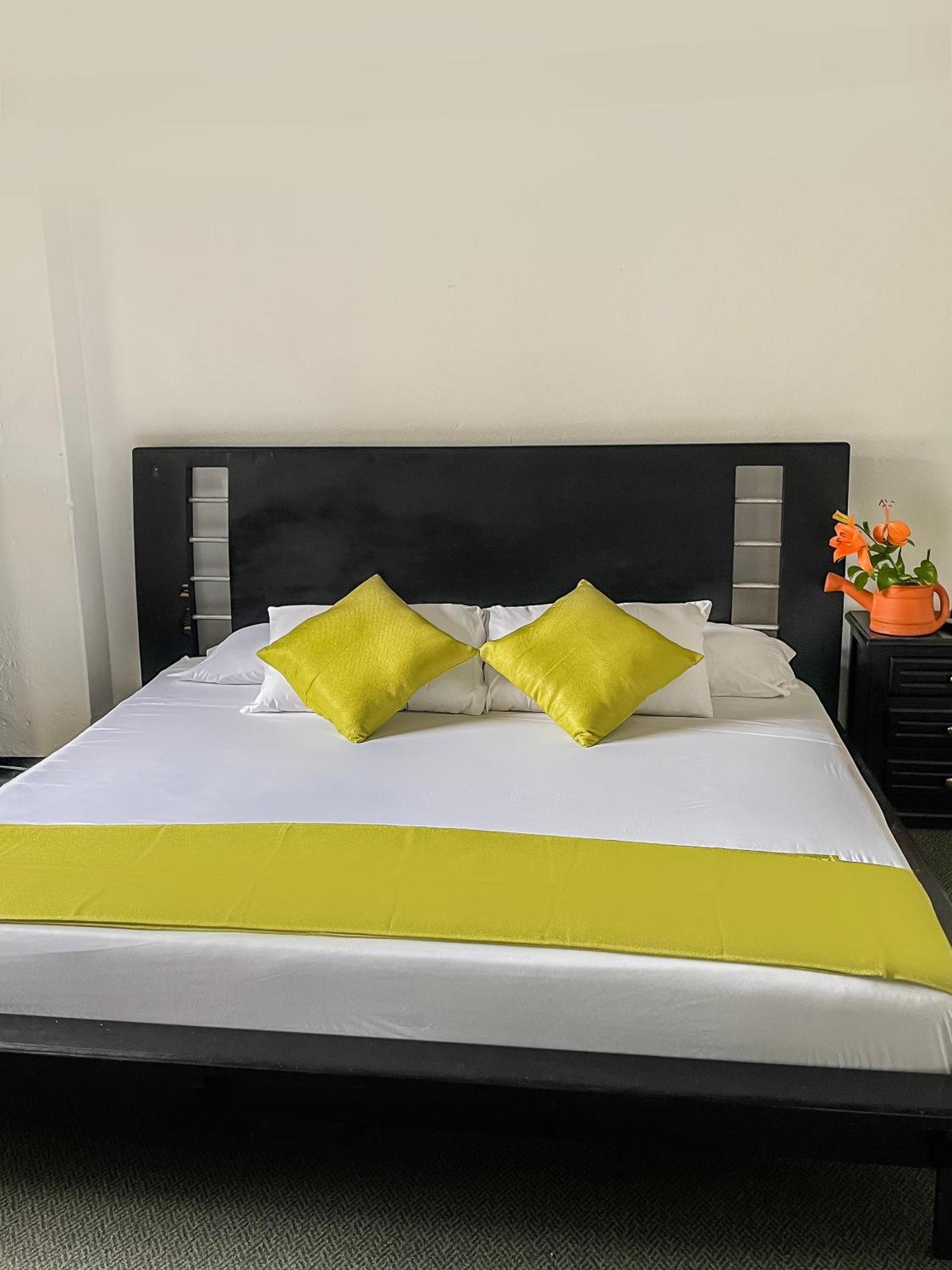 Hotel Premium Real Медельин Экстерьер фото